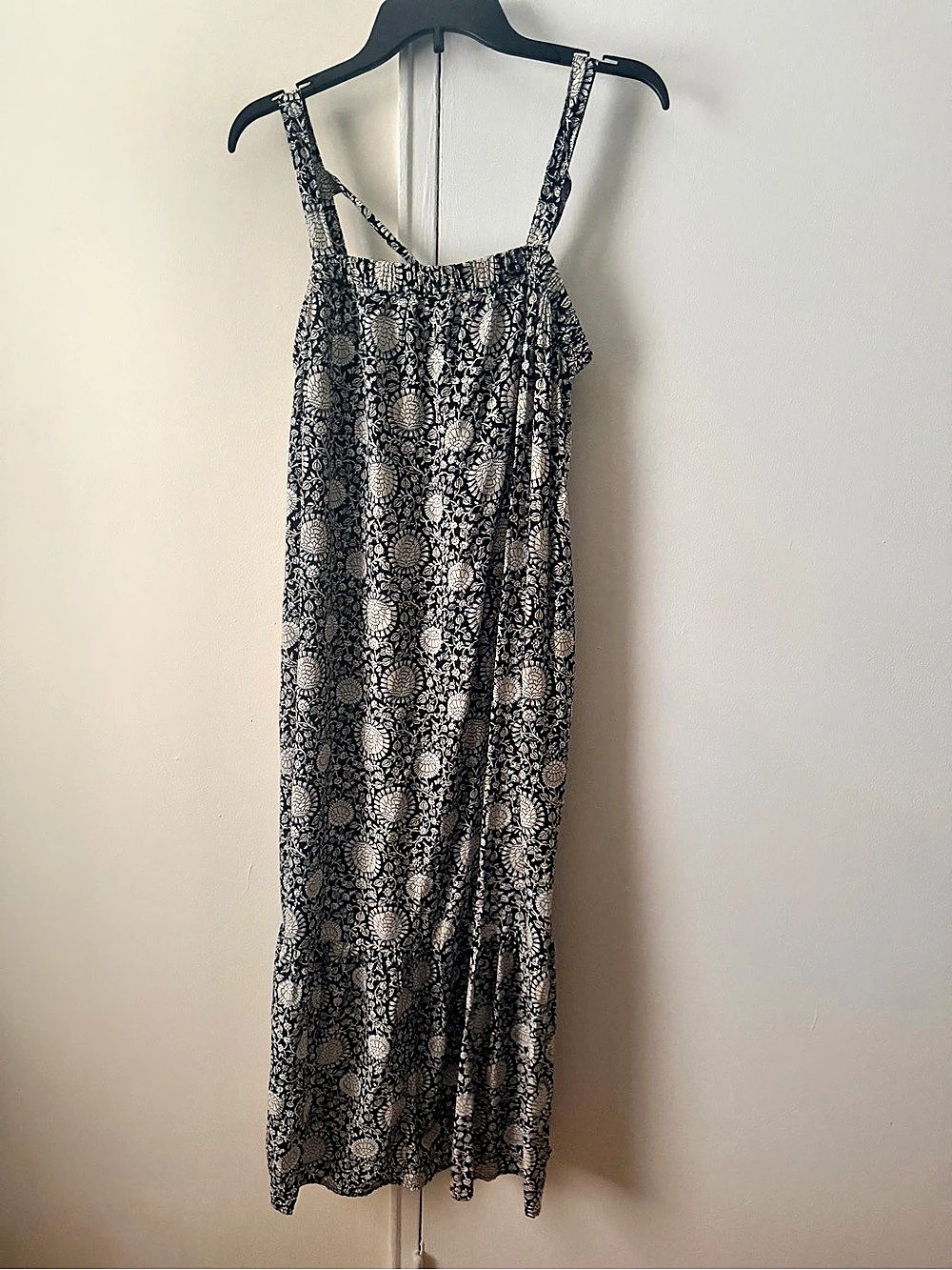 Old Navy Sleeveless Tie-Back Floral Midi / Maxi Dress Maxi Dress Black & White